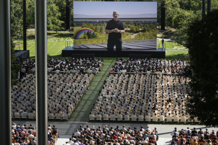 Apple expected to enter AI race
